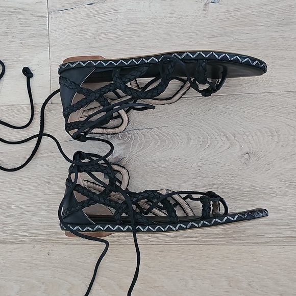 BCBGMaxAzria Maye Wrap Sandal - Picture 4 of 8